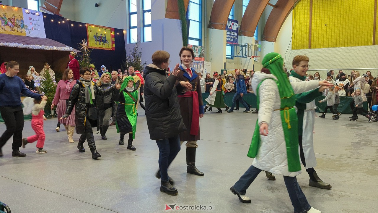 Polonez na finał Orszaku Trzech Króli 2024 [06.01.2024] - zdjęcie #15 - eOstroleka.pl