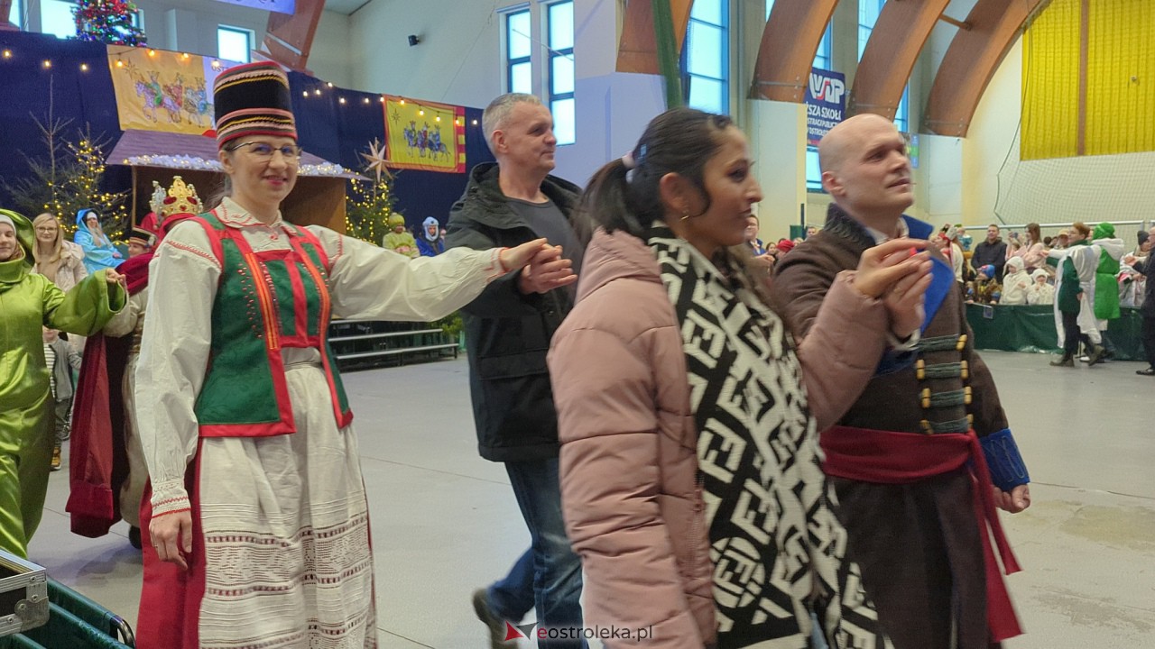 Polonez na finał Orszaku Trzech Króli 2024 [06.01.2024] - zdjęcie #9 - eOstroleka.pl