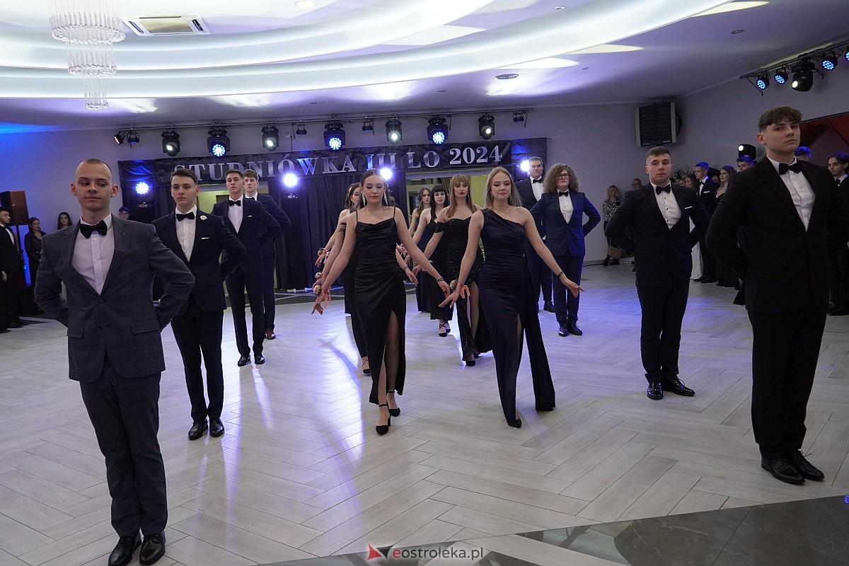 Studniówka 2024 w III Liceum Ogólnokształcącym im. Unii Europejskiej w Ostrołęce [06.01.2024] - zdjęcie #285 - eOstroleka.pl