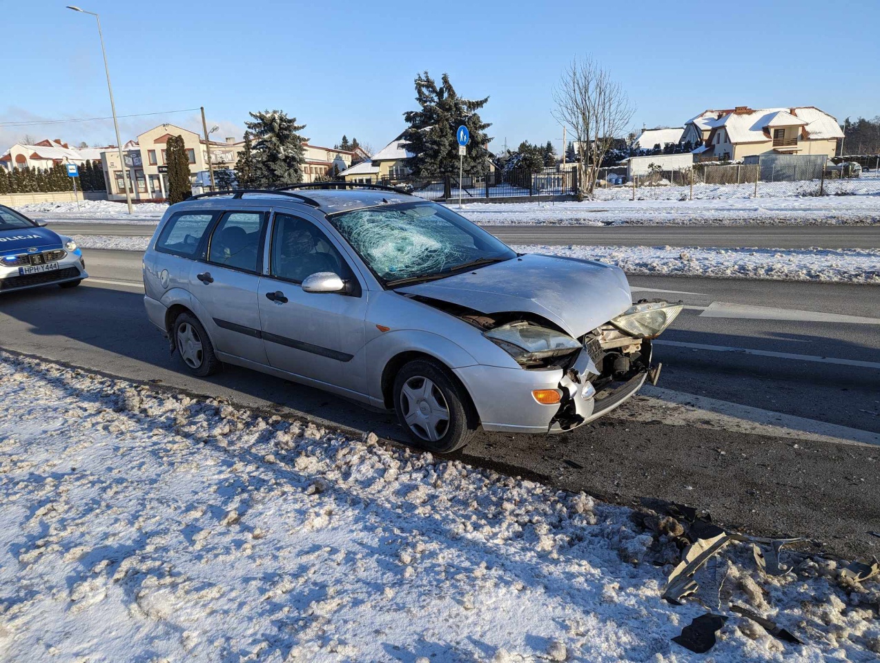 Kraksa trzech aut na ulicy Ostrowskiej w Ostrołęce [08.01.2024] - zdjęcie #8 - eOstroleka.pl