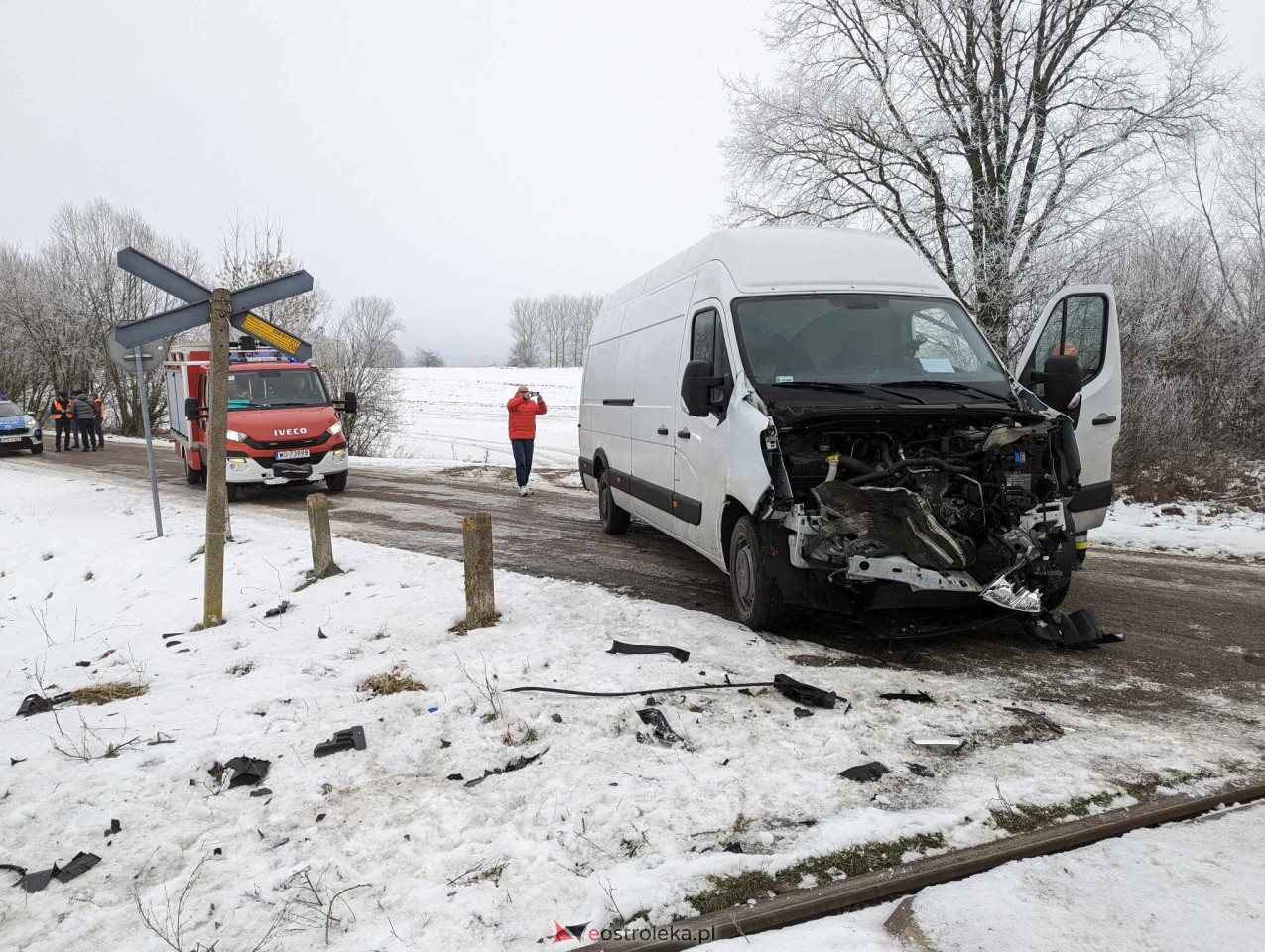 Wypadek na przejeździe kolejowym pod Czerwinem [10.01.2024] - zdjęcie #10 - eOstroleka.pl