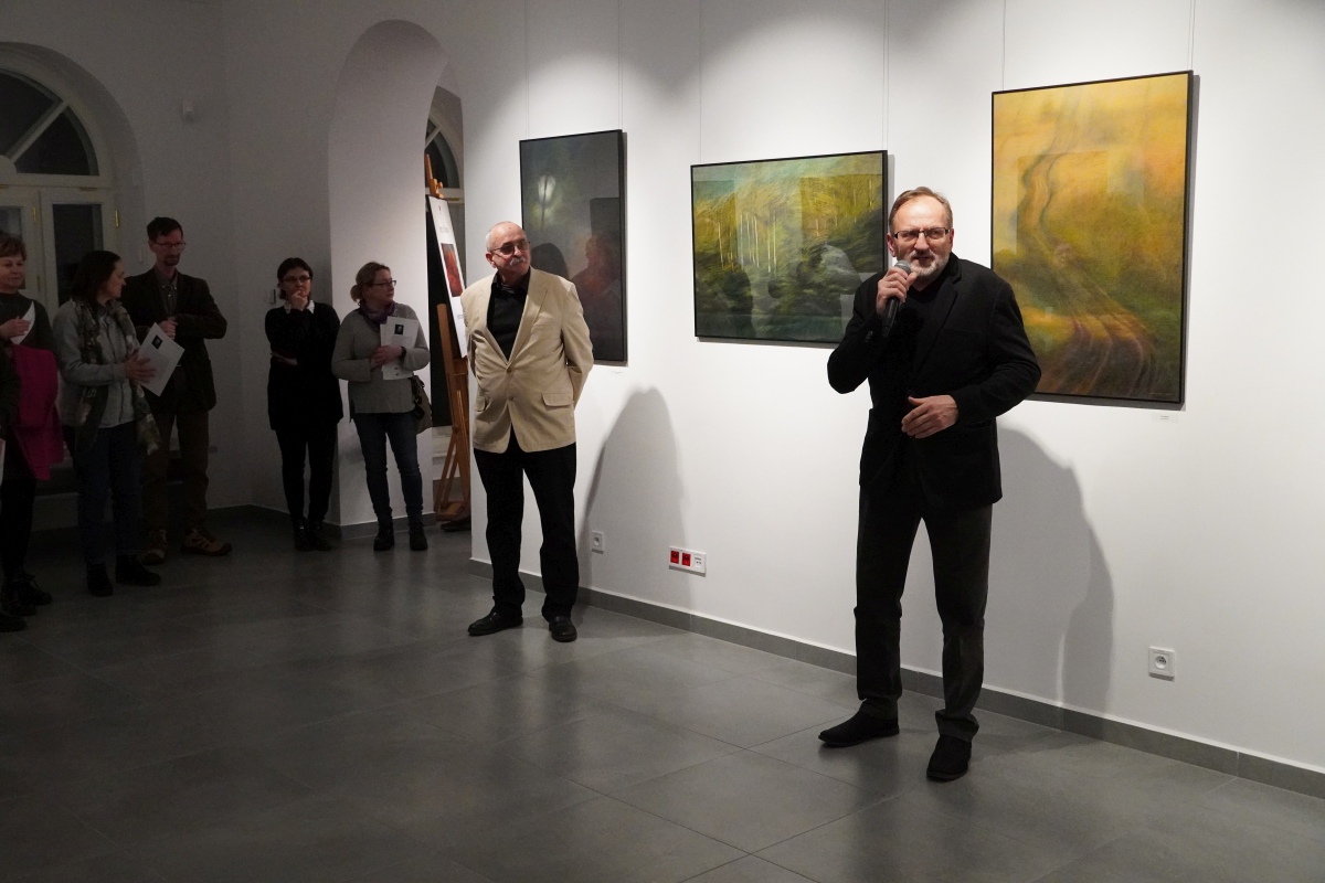 Wernisaż wystawy malarstwa Jerzego Chodora [11.01.2024] - zdjęcie #17 - eOstroleka.pl