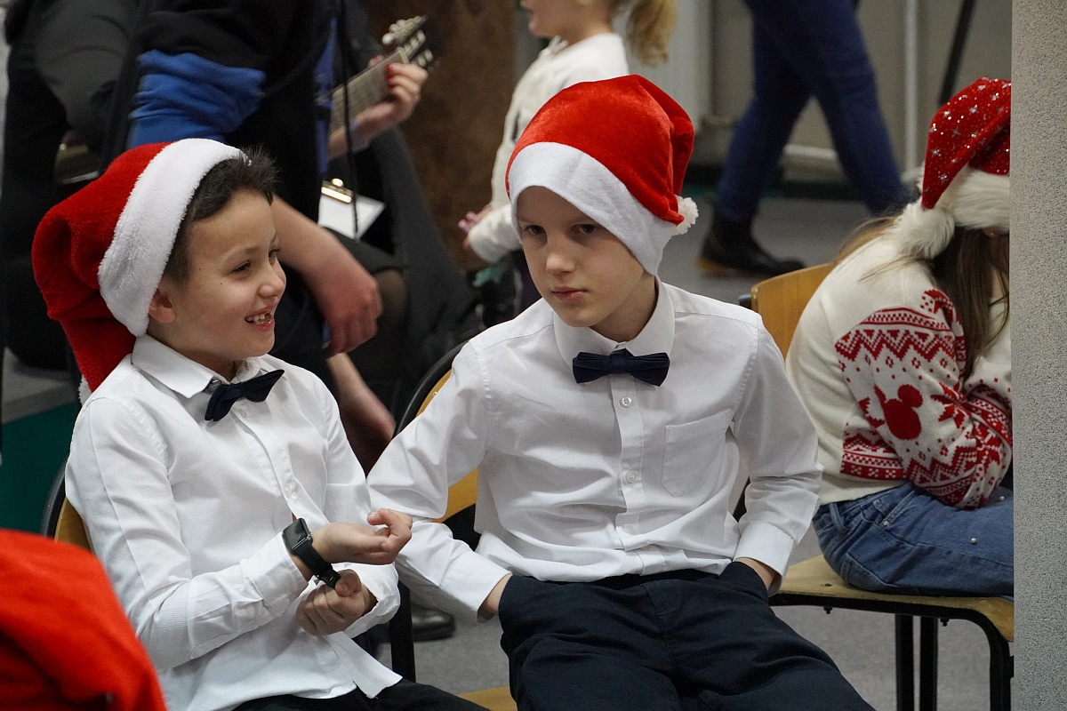 Kolęda po sąsiedzku w Zespole Szkół Zawodowych nr 2 w Ostrołęce [11.01.2024] - zdjęcie #18 - eOstroleka.pl