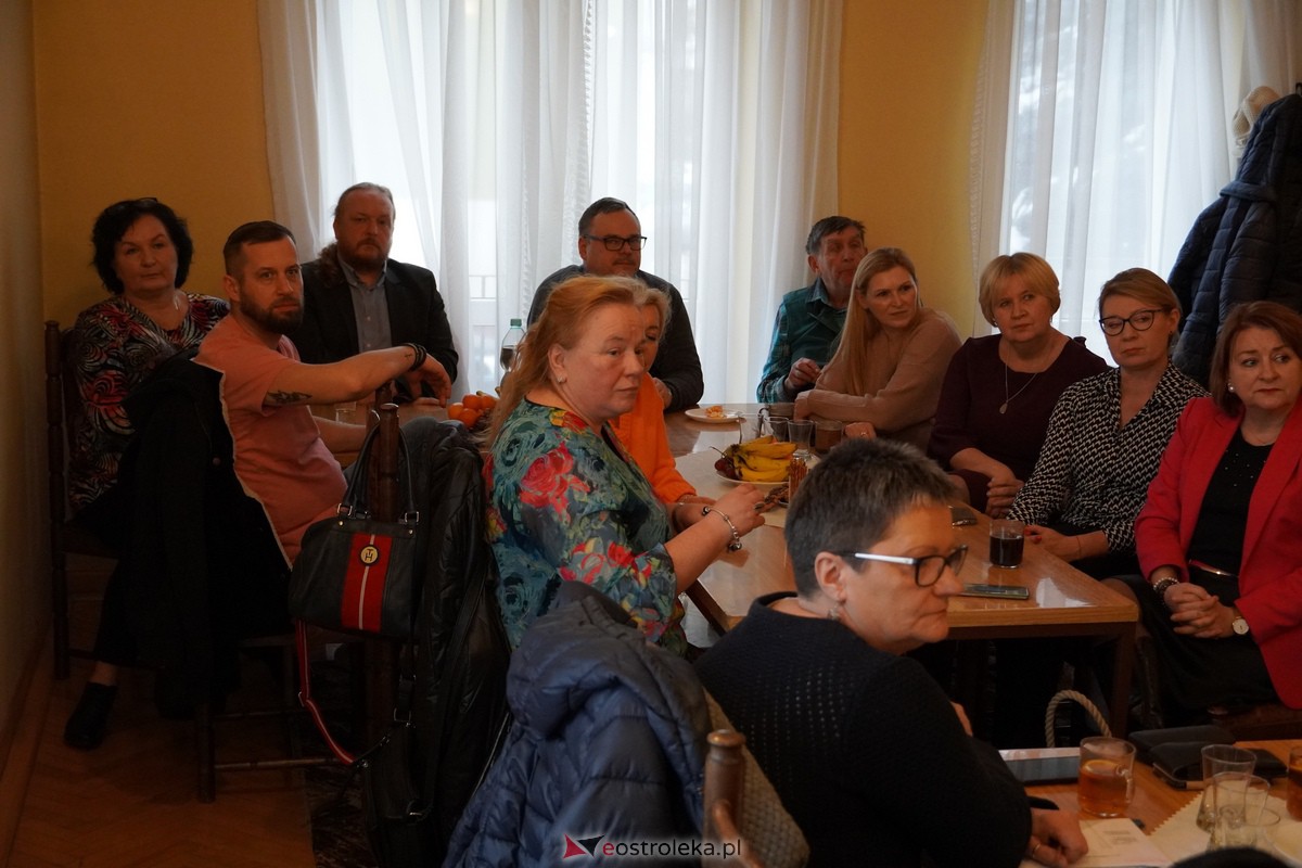 Spotkanie z sekretarz stanu MEN Pauliną Piechną-Więckiewicz w ZNP w Ostrołęce [12.01.2024] - zdjęcie #18 - eOstroleka.pl