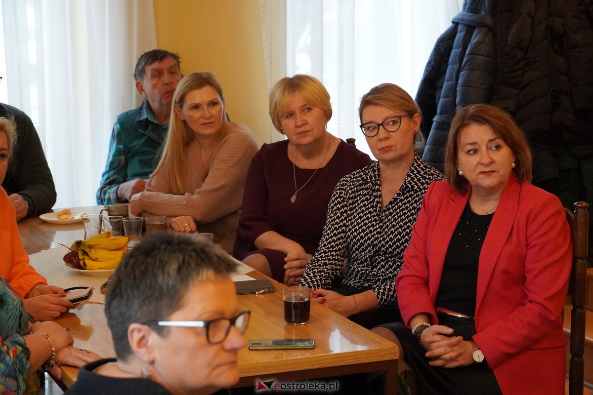 Spotkanie z sekretarz stanu MEN Pauliną Piechną-Więckiewicz w ZNP w Ostrołęce [12.01.2024] - zdjęcie #17 - eOstroleka.pl