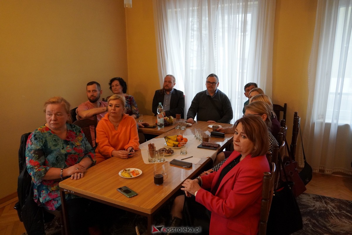 Spotkanie z sekretarz stanu MEN Pauliną Piechną-Więckiewicz w ZNP w Ostrołęce [12.01.2024] - zdjęcie #12 - eOstroleka.pl
