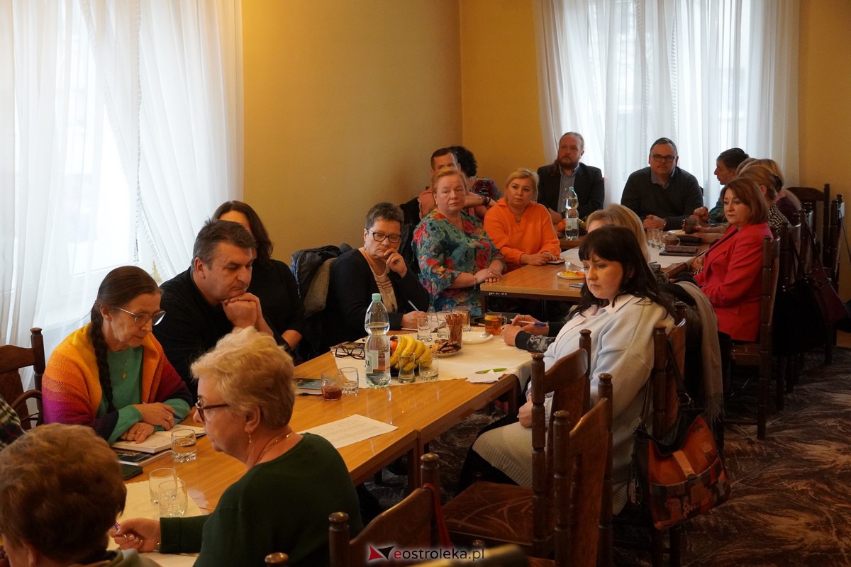 Spotkanie z sekretarz stanu MEN Pauliną Piechną-Więckiewicz w ZNP w Ostrołęce [12.01.2024] - zdjęcie #1 - eOstroleka.pl