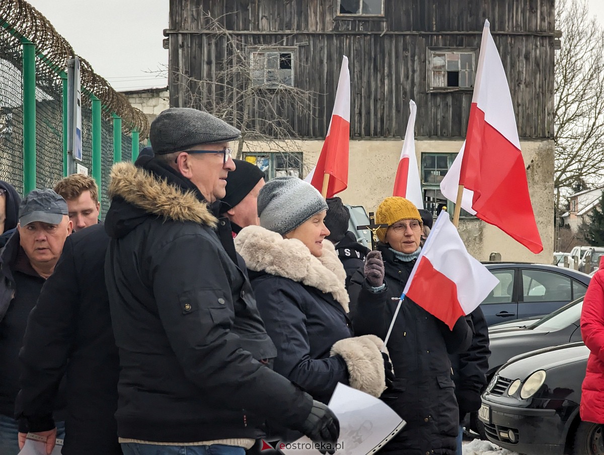 Manifestacja w obronie M. Wąsika przed ZK Przytuły Stare [12.01.2023] - zdjęcie #13 - eOstroleka.pl