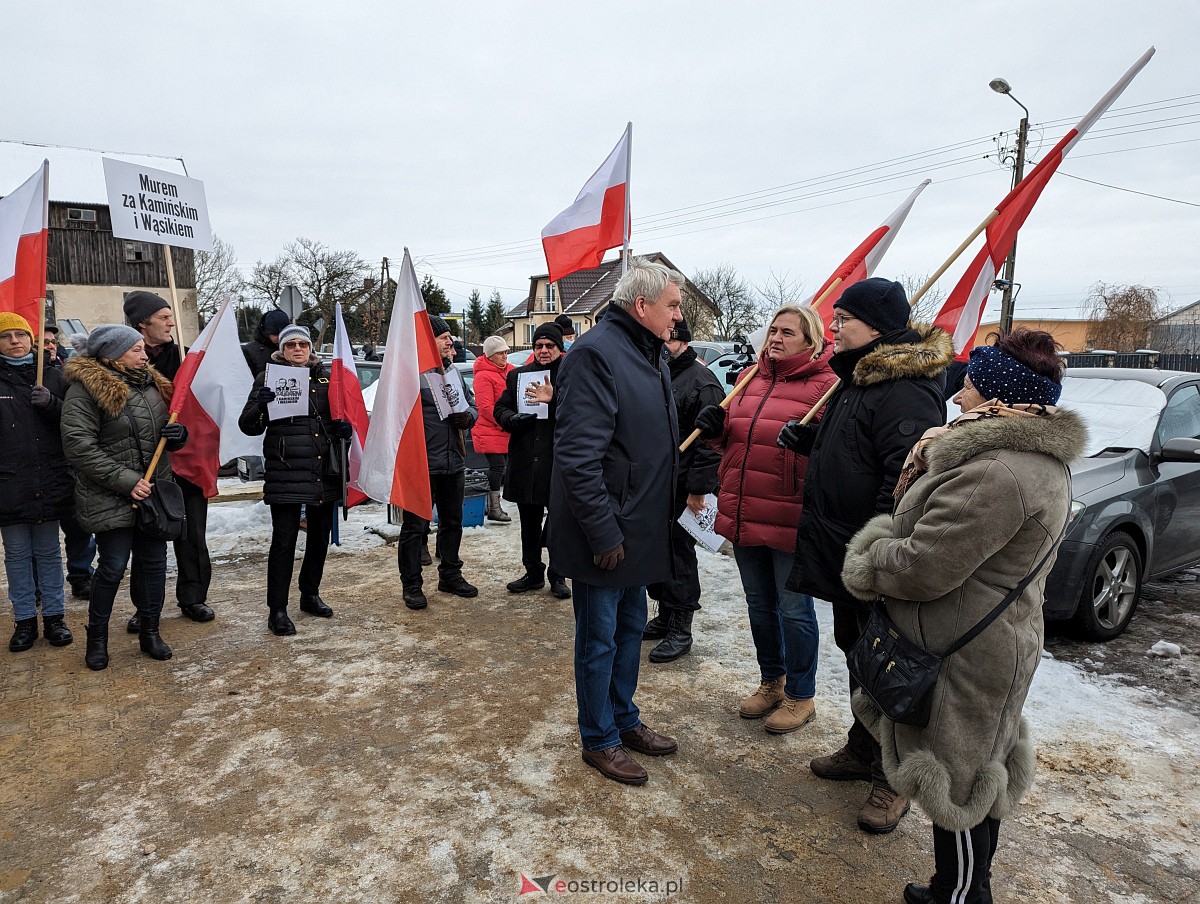 Manifestacja w obronie M. Wąsika przed ZK Przytuły Stare [12.01.2023] - zdjęcie #48 - eOstroleka.pl