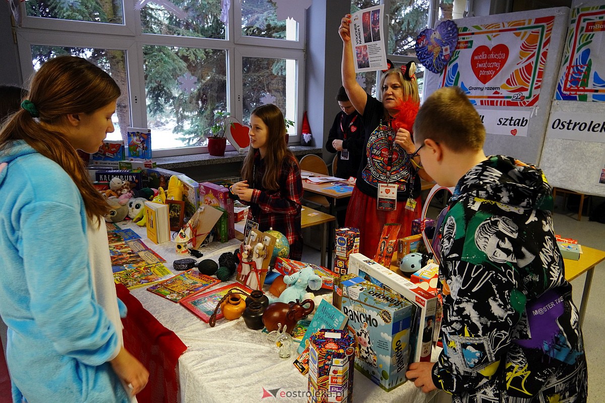 Mały finał WOŚP w SP nr 5 [12.01.2024] - zdjęcie #57 - eOstroleka.pl
