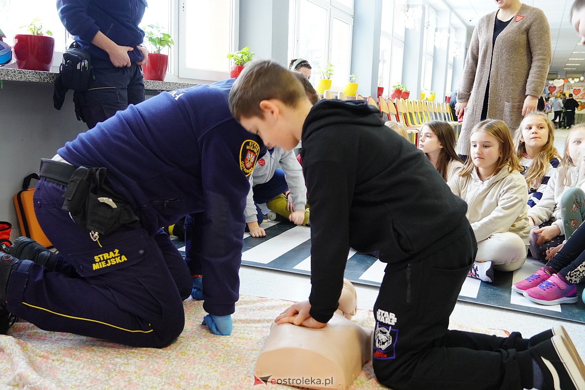 Mały finał WOŚP w SP nr 5 [12.01.2024] - zdjęcie #36 - eOstroleka.pl