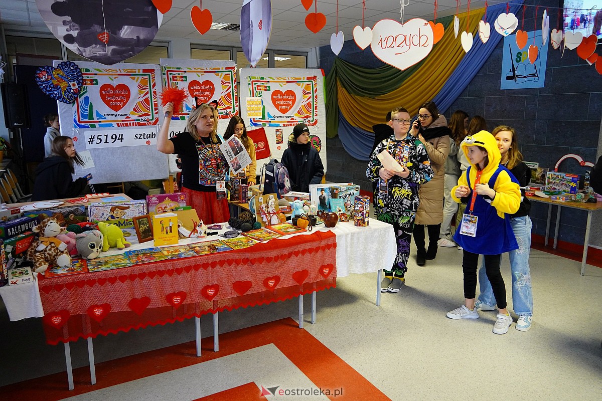 Mały finał WOŚP w SP nr 5 [12.01.2024] - zdjęcie #32 - eOstroleka.pl