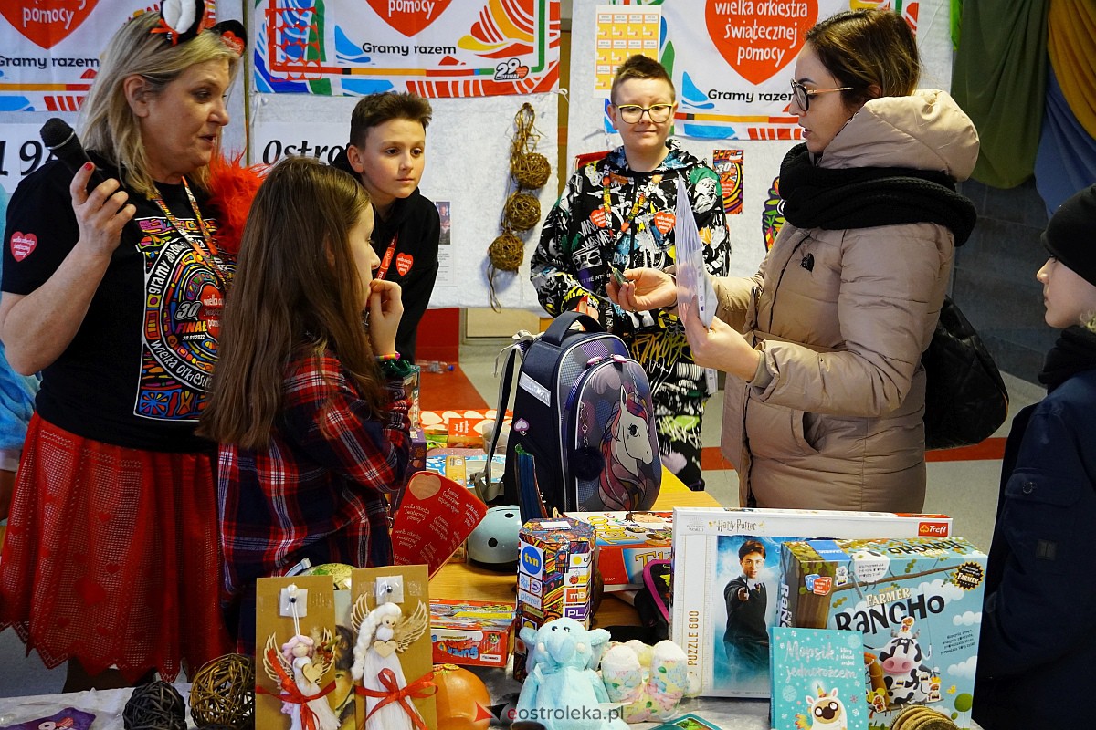 Mały finał WOŚP w SP nr 5 [12.01.2024] - zdjęcie #17 - eOstroleka.pl