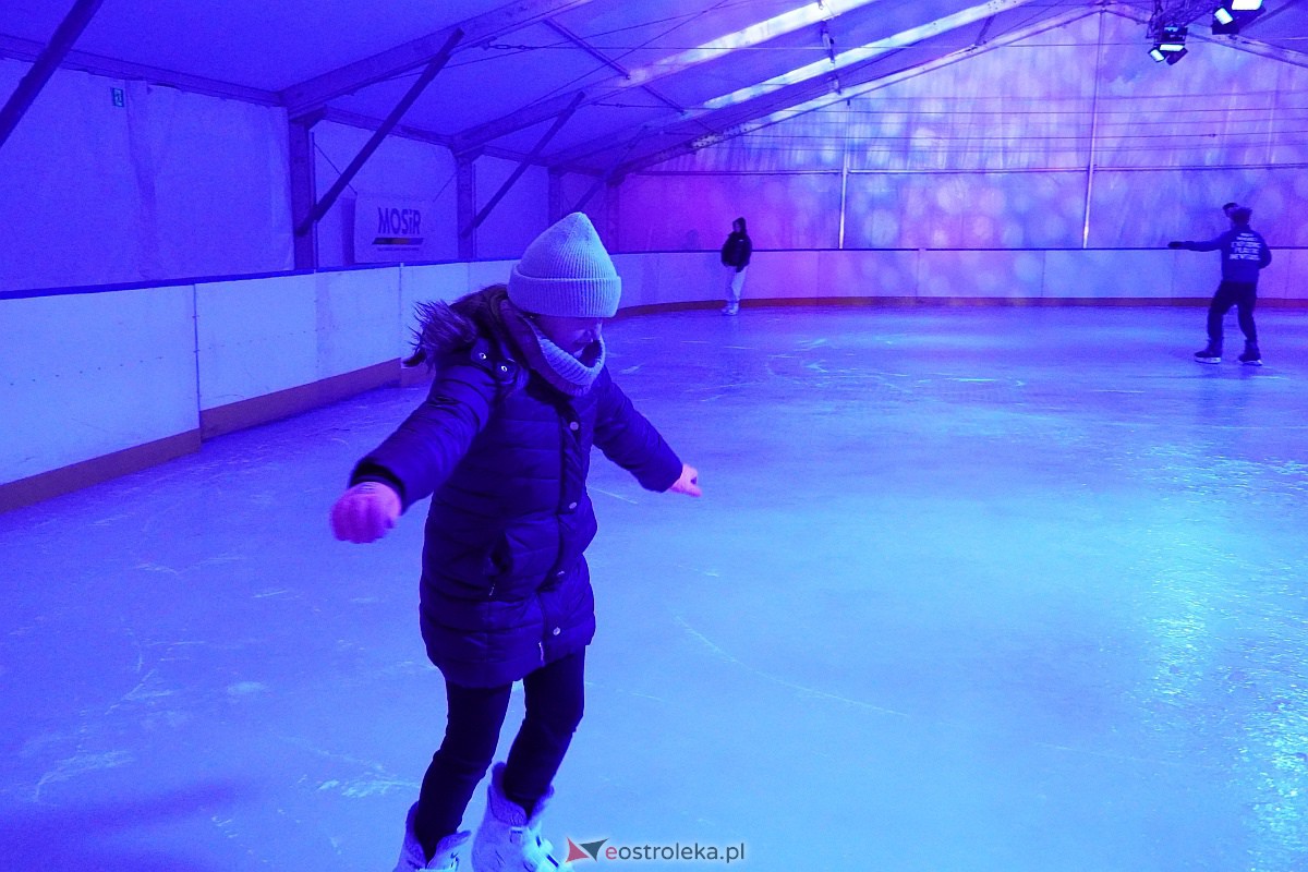 Otwarcie lodowiska w Ostrołęce [12.01.2024] - zdjęcie #49 - eOstroleka.pl