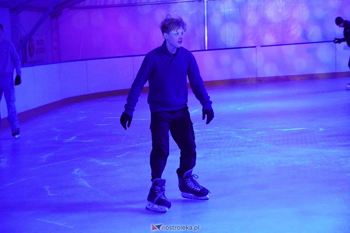 Otwarcie lodowiska w Ostrołęce [12.01.2024] - zdjęcie #48 - eOstroleka.pl