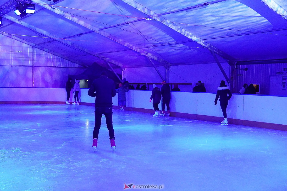 Otwarcie lodowiska w Ostrołęce [12.01.2024] - zdjęcie #45 - eOstroleka.pl