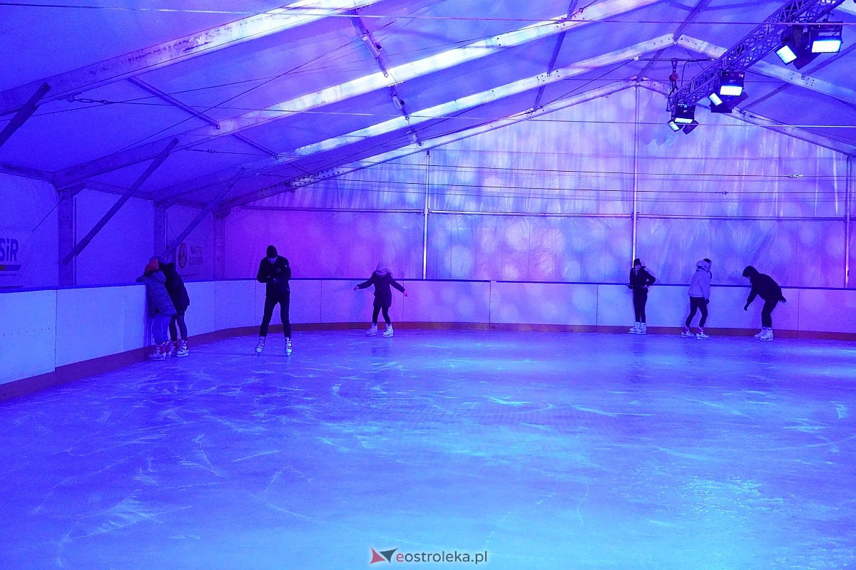 Otwarcie lodowiska w Ostrołęce [12.01.2024] - zdjęcie #39 - eOstroleka.pl