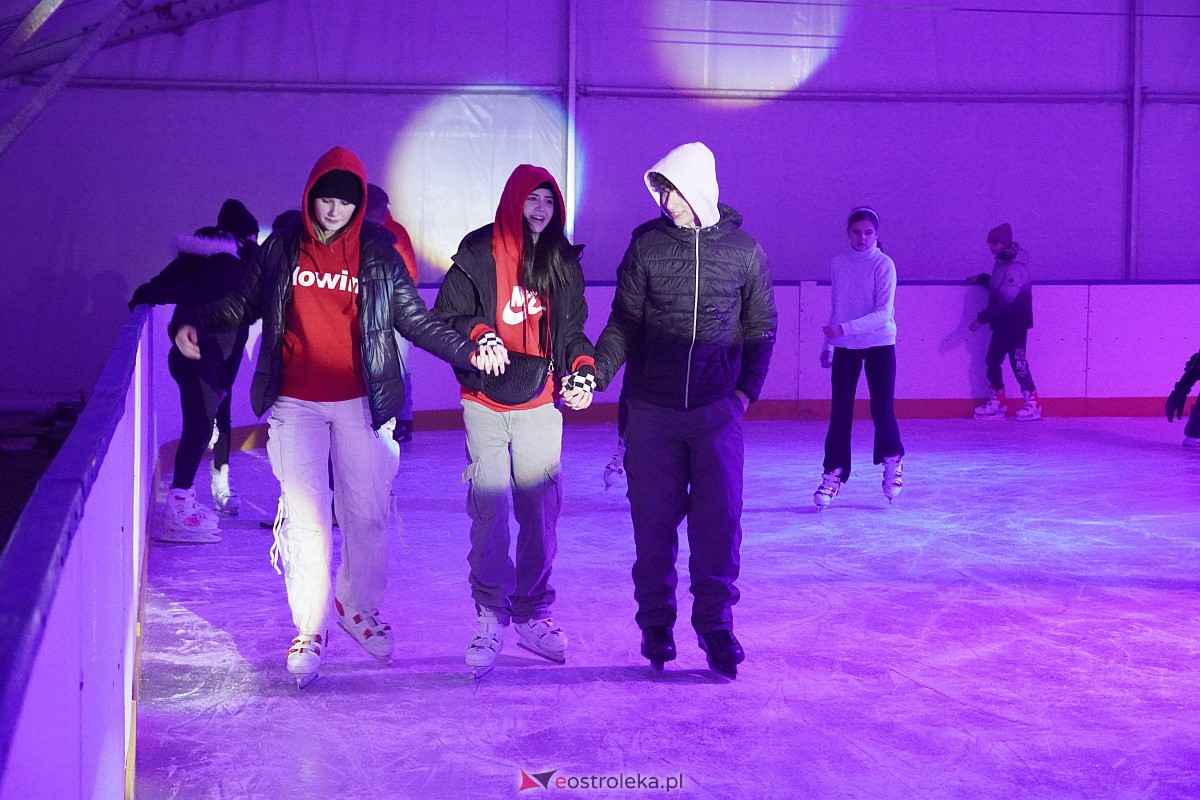 Otwarcie lodowiska w Ostrołęce [12.01.2024] - zdjęcie #38 - eOstroleka.pl