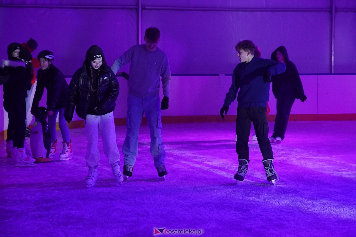 Otwarcie lodowiska w Ostrołęce [12.01.2024] - zdjęcie #36 - eOstroleka.pl