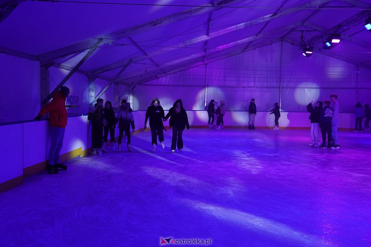 Otwarcie lodowiska w Ostrołęce [12.01.2024] - zdjęcie #29 - eOstroleka.pl