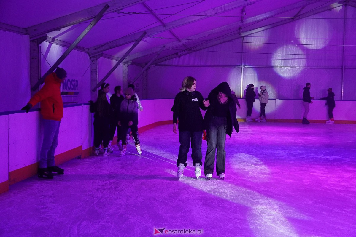 Otwarcie lodowiska w Ostrołęce [12.01.2024] - zdjęcie #28 - eOstroleka.pl