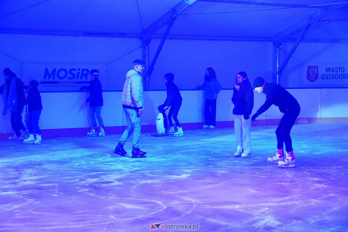 Otwarcie lodowiska w Ostrołęce [12.01.2024] - zdjęcie #24 - eOstroleka.pl