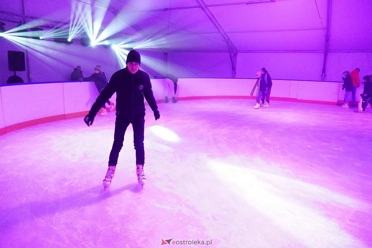 Otwarcie lodowiska w Ostrołęce [12.01.2024] - zdjęcie #19 - eOstroleka.pl