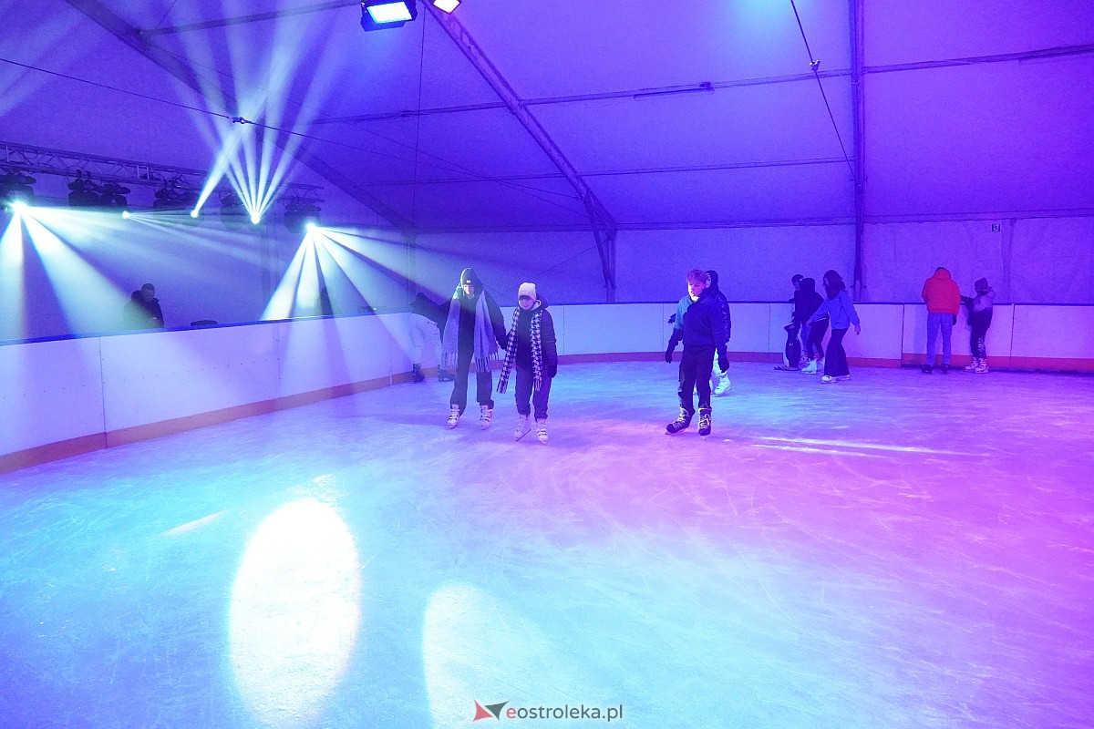 Otwarcie lodowiska w Ostrołęce [12.01.2024] - zdjęcie #18 - eOstroleka.pl