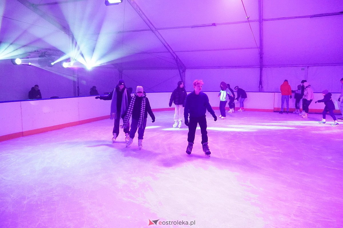 Otwarcie lodowiska w Ostrołęce [12.01.2024] - zdjęcie #16 - eOstroleka.pl