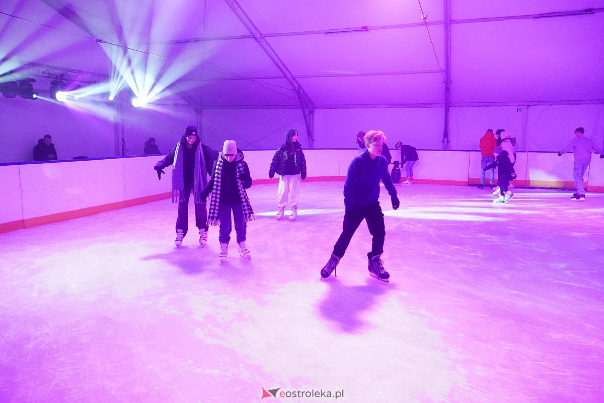 Otwarcie lodowiska w Ostrołęce [12.01.2024] - zdjęcie #15 - eOstroleka.pl