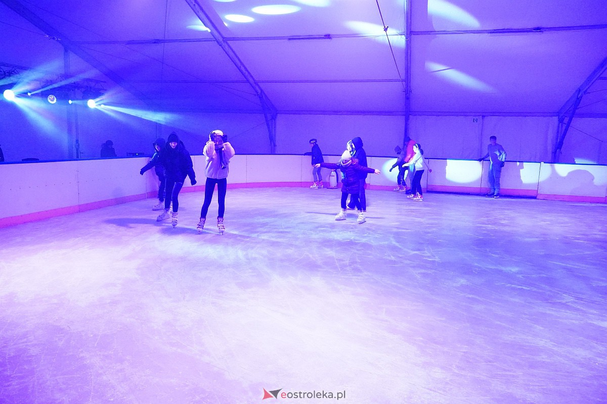 Otwarcie lodowiska w Ostrołęce [12.01.2024] - zdjęcie #12 - eOstroleka.pl