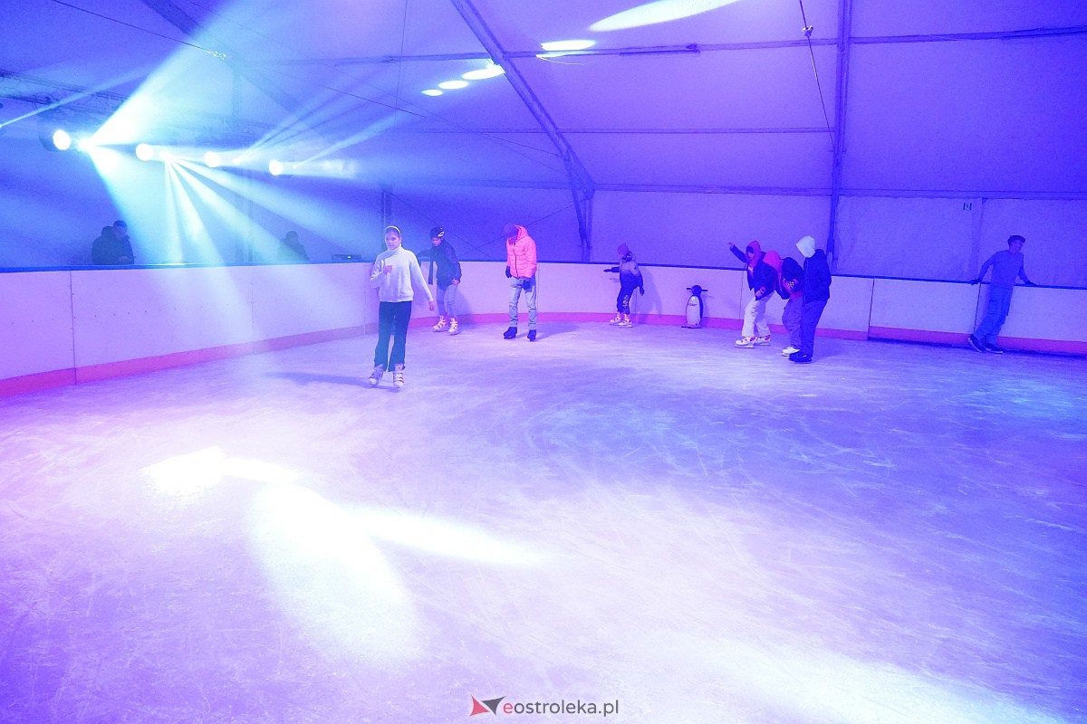 Otwarcie lodowiska w Ostrołęce [12.01.2024] - zdjęcie #10 - eOstroleka.pl