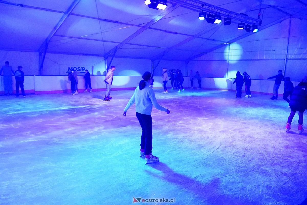 Otwarcie lodowiska w Ostrołęce [12.01.2024] - zdjęcie #9 - eOstroleka.pl
