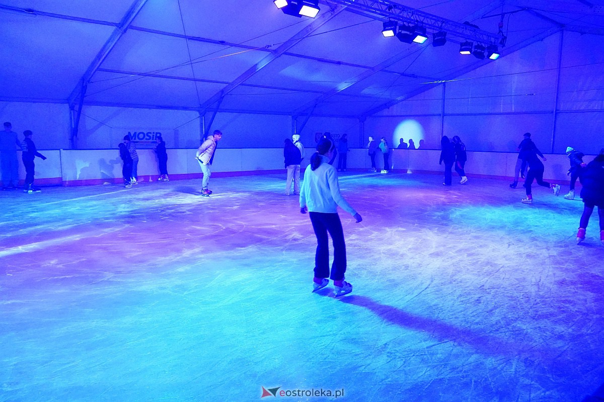 Otwarcie lodowiska w Ostrołęce [12.01.2024] - zdjęcie #8 - eOstroleka.pl