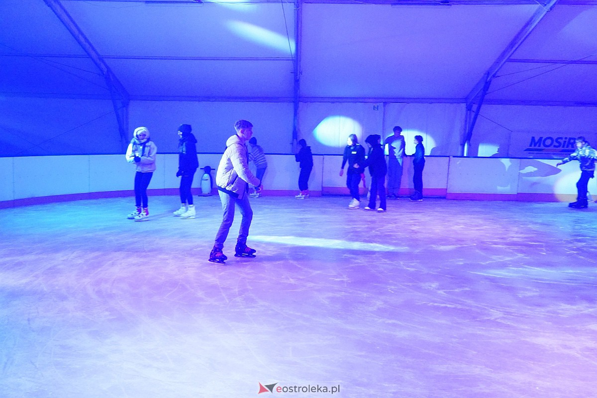 Otwarcie lodowiska w Ostrołęce [12.01.2024] - zdjęcie #6 - eOstroleka.pl