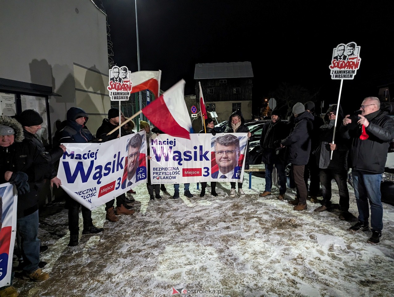 Manifestacja w Przytułach Starych w solidarności z Maciejem Wąsikiem [12.01.2023] - zdjęcie #25 - eOstroleka.pl