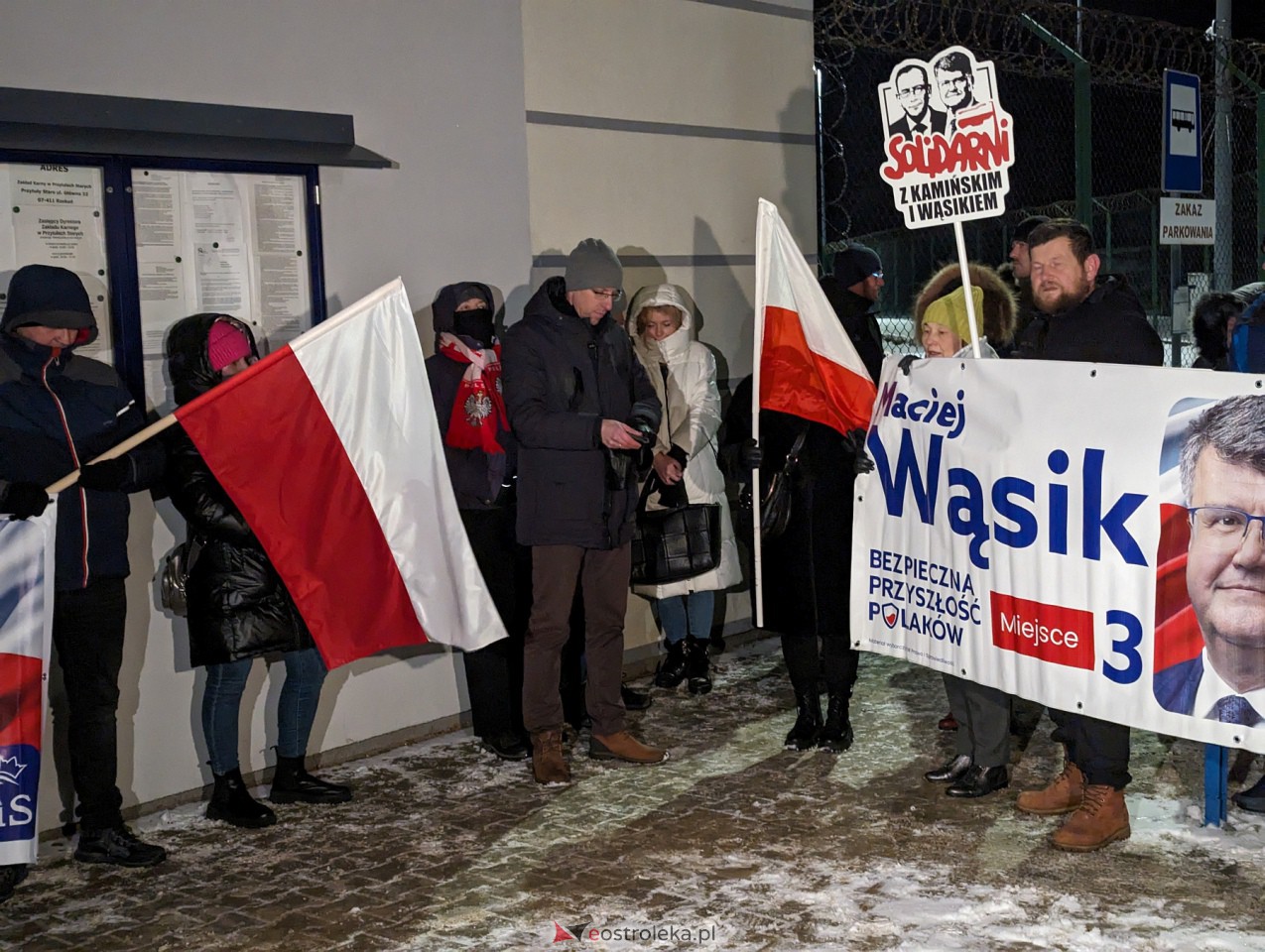 Manifestacja w Przytułach Starych w solidarności z Maciejem Wąsikiem [12.01.2023] - zdjęcie #33 - eOstroleka.pl