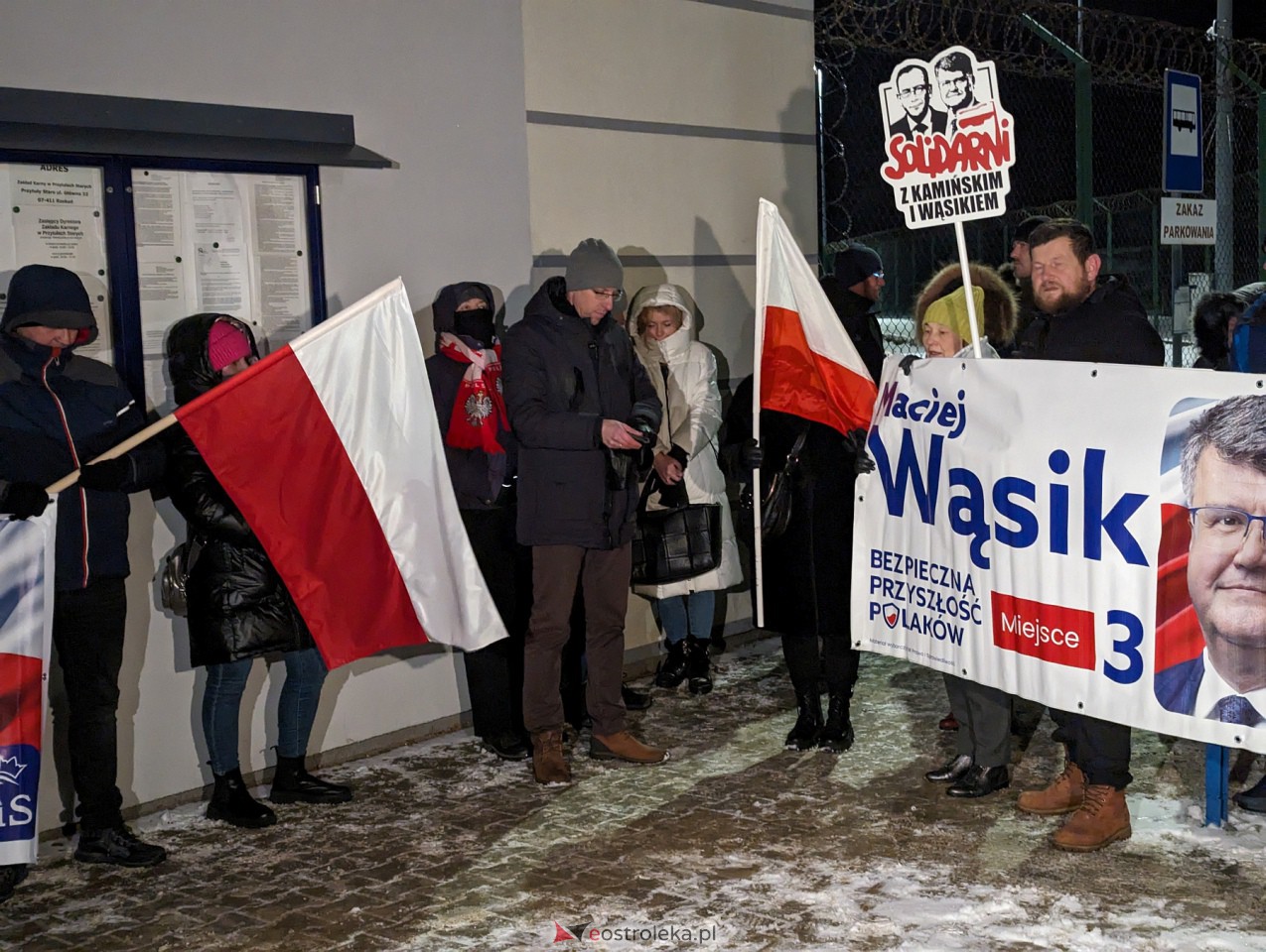 Manifestacja w Przytułach Starych w solidarności z Maciejem Wąsikiem [12.01.2023] - zdjęcie #14 - eOstroleka.pl
