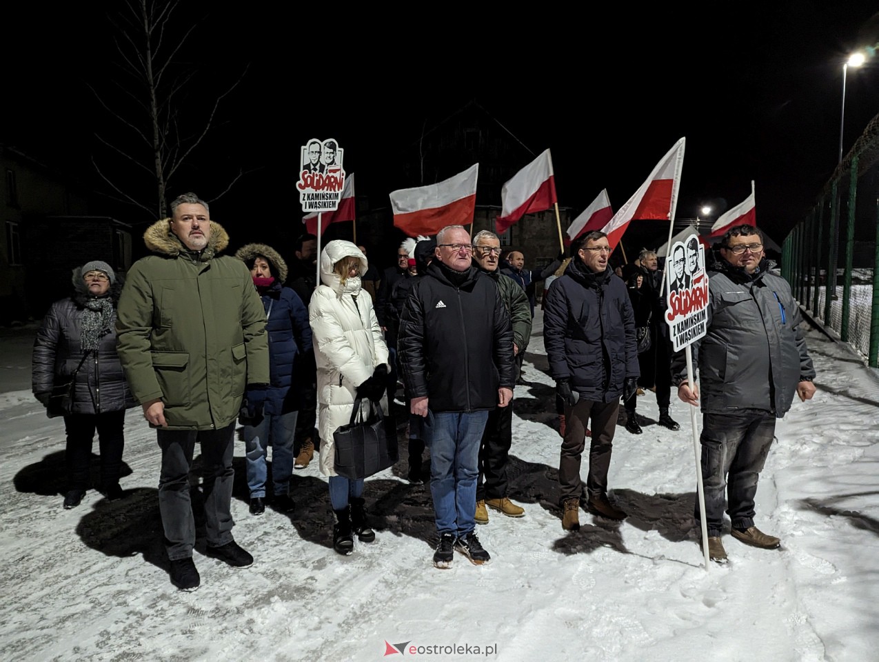 Manifestacja w Przytułach Starych w solidarności z Maciejem Wąsikiem [12.01.2023] - zdjęcie #7 - eOstroleka.pl