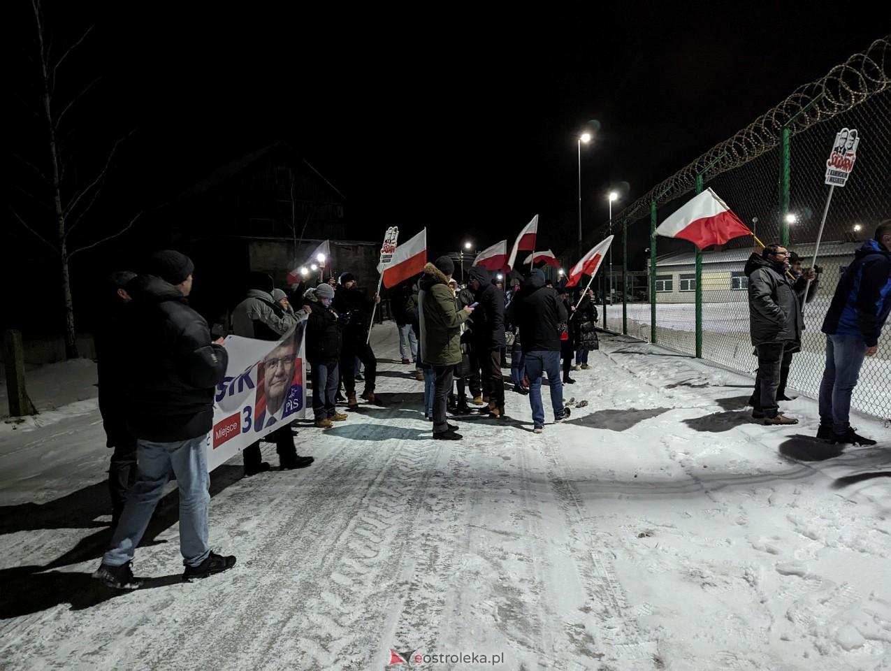 Manifestacja w Przytułach Starych w solidarności z Maciejem Wąsikiem [12.01.2023] - zdjęcie #4 - eOstroleka.pl