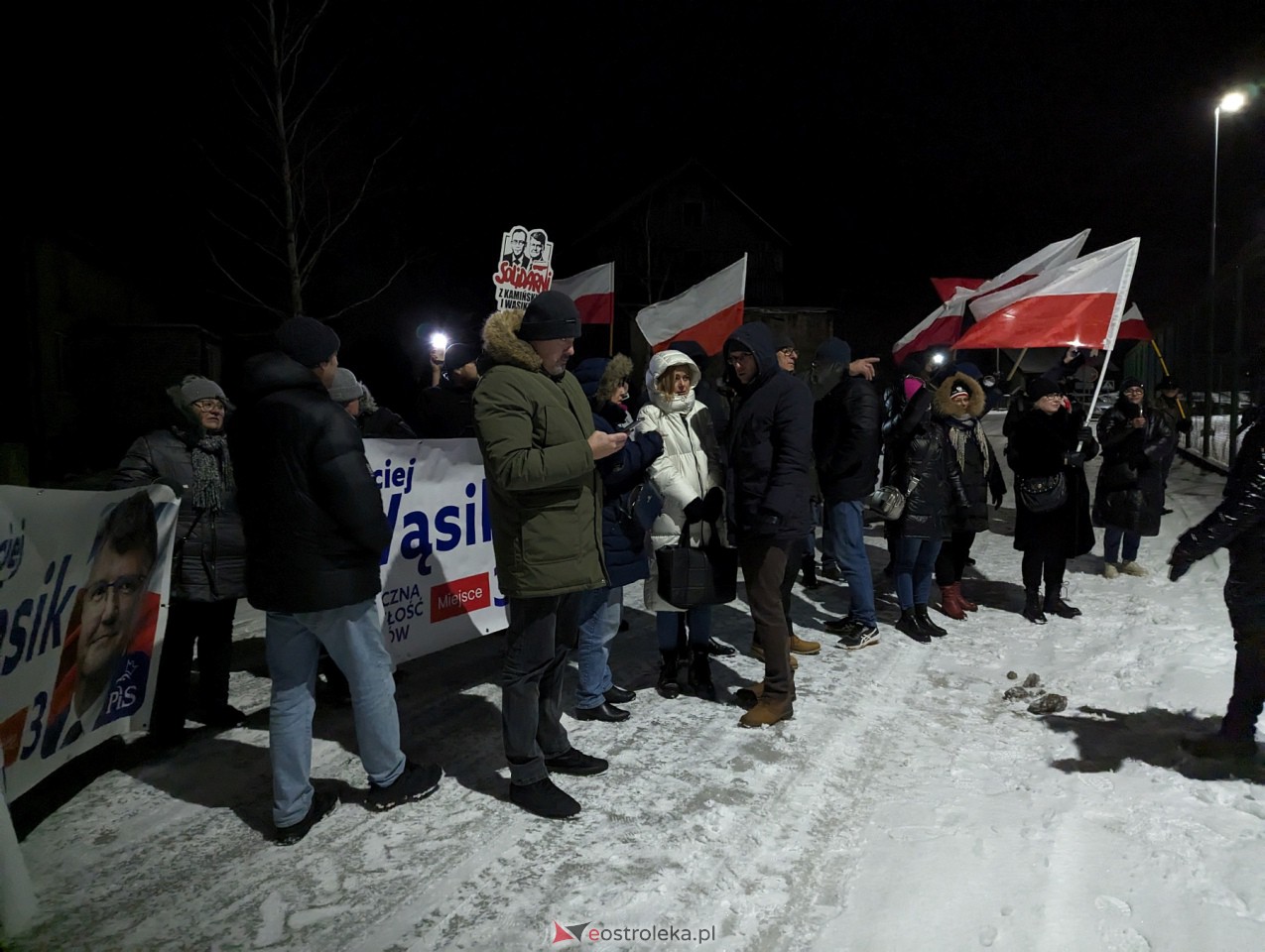 Manifestacja w Przytułach Starych w solidarności z Maciejem Wąsikiem [12.01.2023] - zdjęcie #2 - eOstroleka.pl