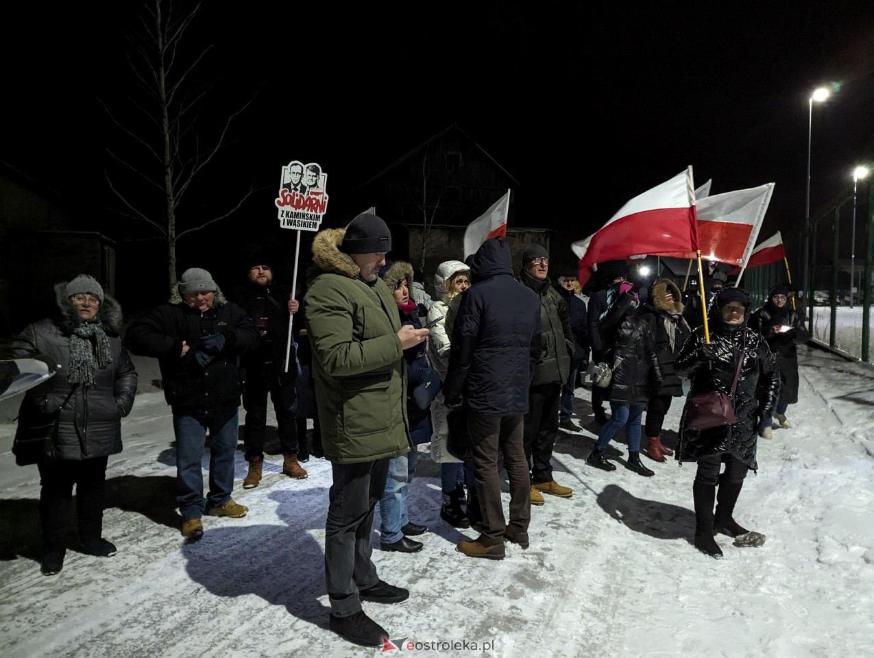 Manifestacja w Przytułach Starych w solidarności z Maciejem Wąsikiem [12.01.2023] - zdjęcie #1 - eOstroleka.pl