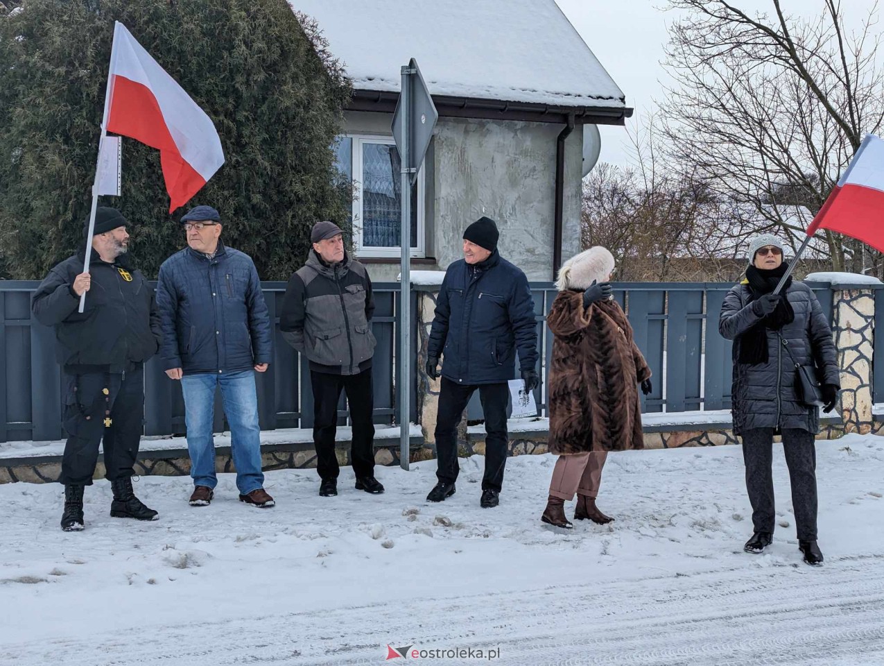 Manifestacje dla M. Wąsika przed ZK Przytuły Stare [13.01.2023] - zdjęcie #7 - eOstroleka.pl