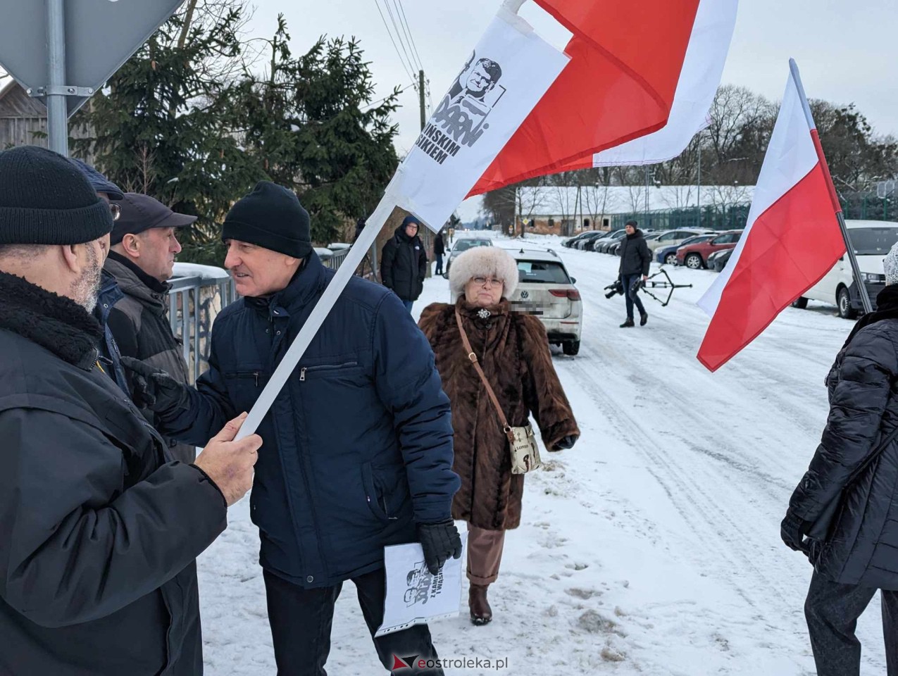 Manifestacje dla M. Wąsika przed ZK Przytuły Stare [13.01.2023] - zdjęcie #13 - eOstroleka.pl