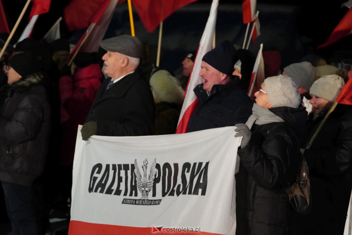 Manifestacje dla M. Wąsika przed ZK Przytuły Stare [13.01.2023] - zdjęcie #21 - eOstroleka.pl