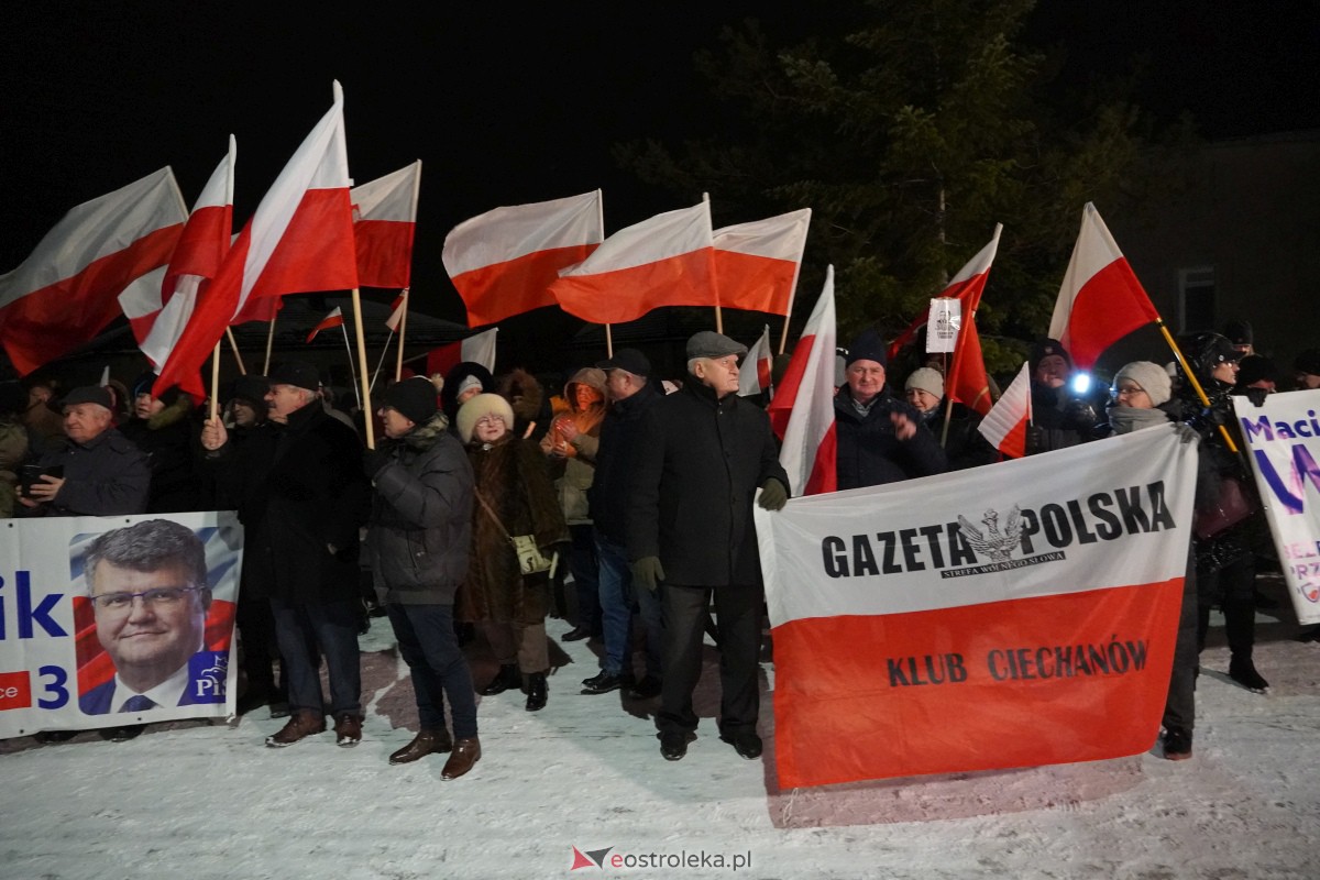 Manifestacje dla M. Wąsika przed ZK Przytuły Stare [13.01.2023] - zdjęcie #70 - eOstroleka.pl