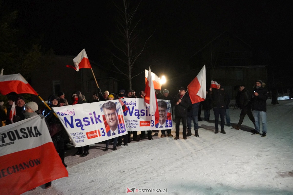 Manifestacje dla M. Wąsika przed ZK Przytuły Stare [13.01.2023] - zdjęcie #36 - eOstroleka.pl