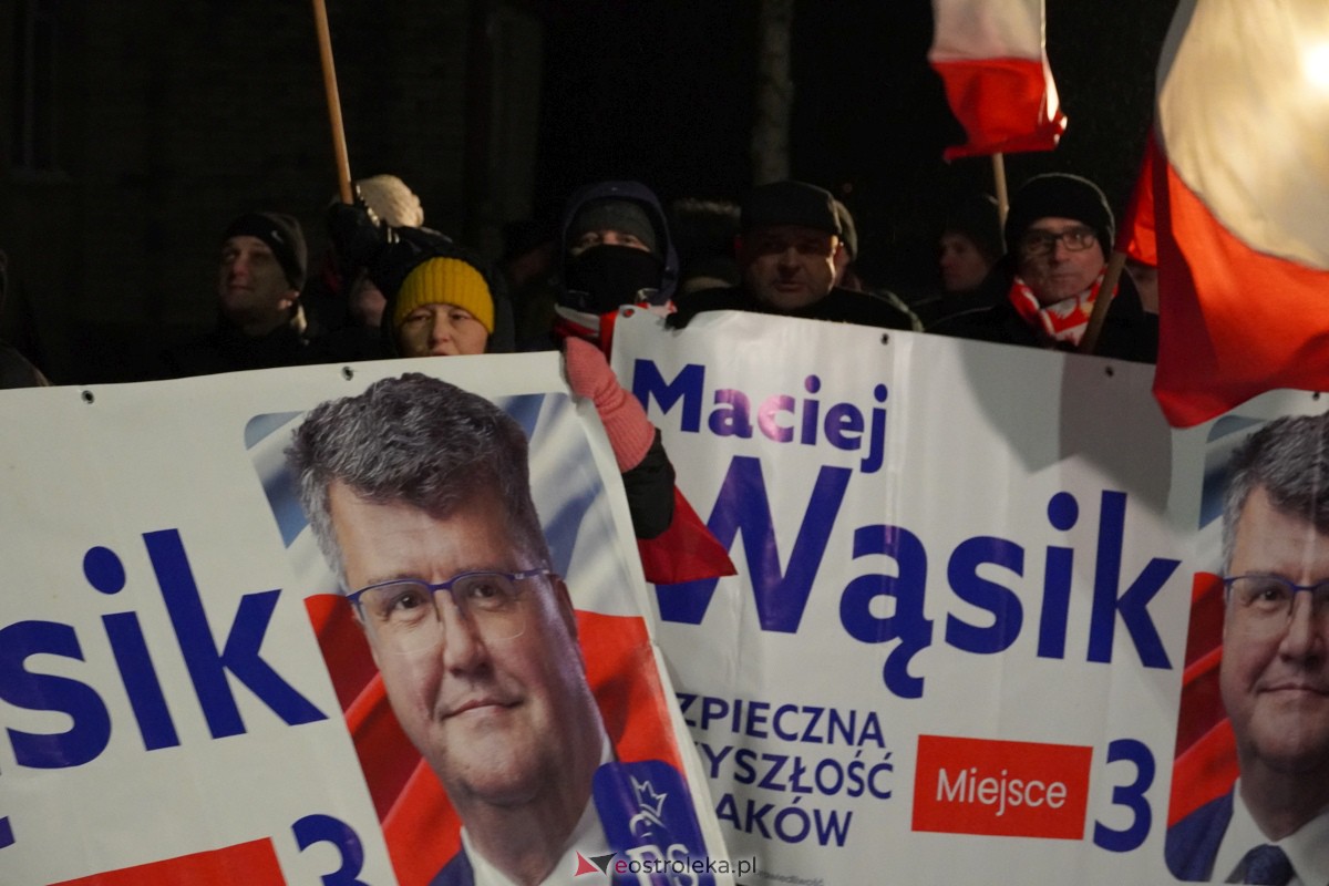 Manifestacje dla M. Wąsika przed ZK Przytuły Stare [13.01.2023] - zdjęcie #38 - eOstroleka.pl