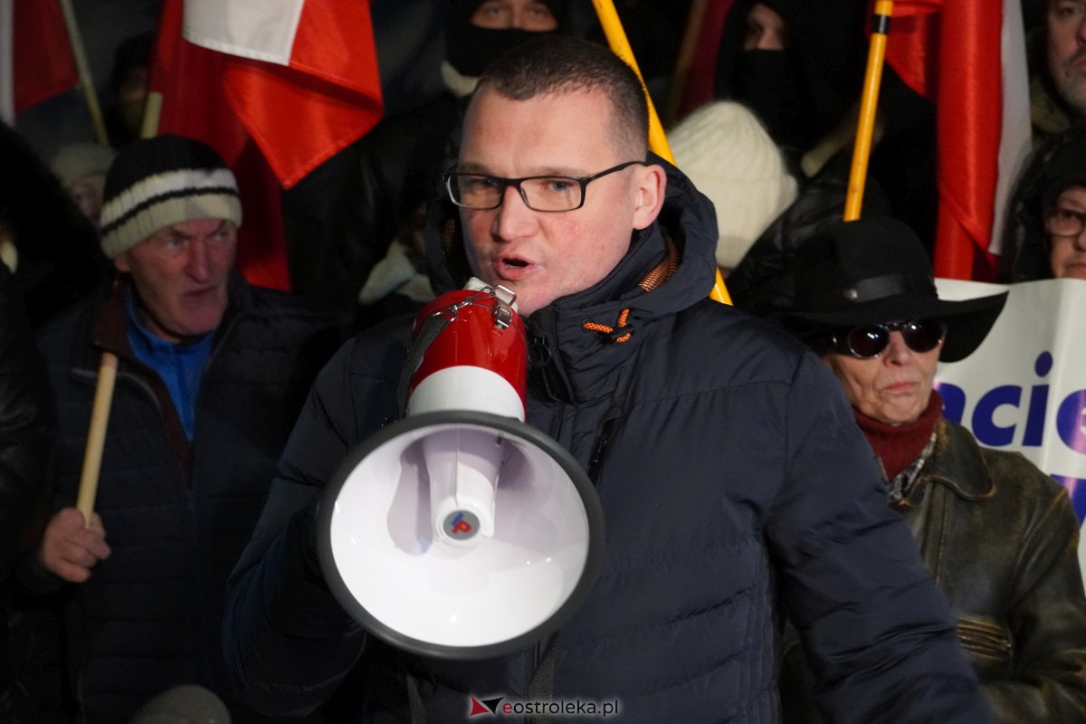 Manifestacje dla M. Wąsika przed ZK Przytuły Stare [13.01.2023] - zdjęcie #47 - eOstroleka.pl
