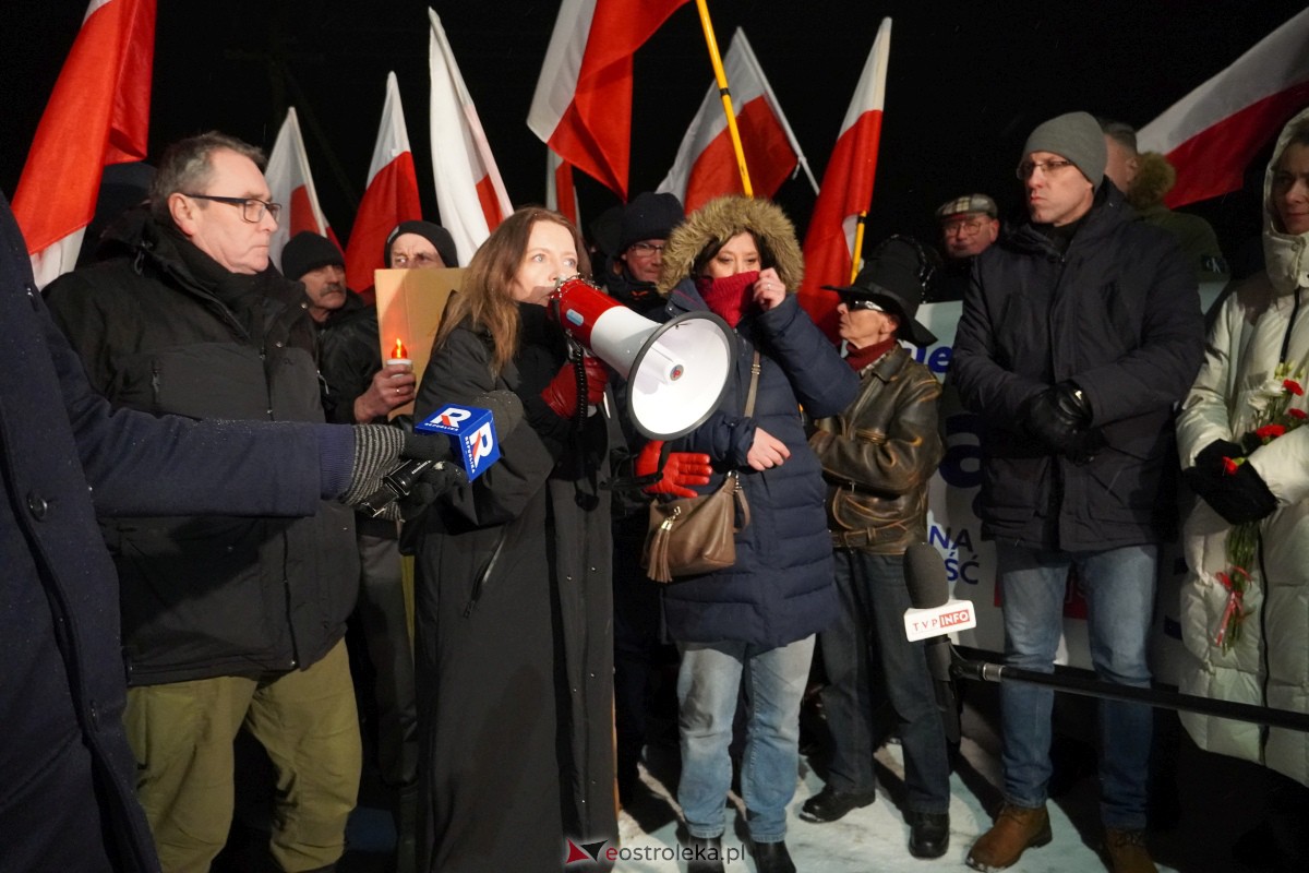 Manifestacje dla M. Wąsika przed ZK Przytuły Stare [13.01.2023] - zdjęcie #34 - eOstroleka.pl